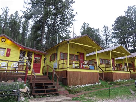 Lodging, Hotels, Motels, Cabins, Custer, SD  .